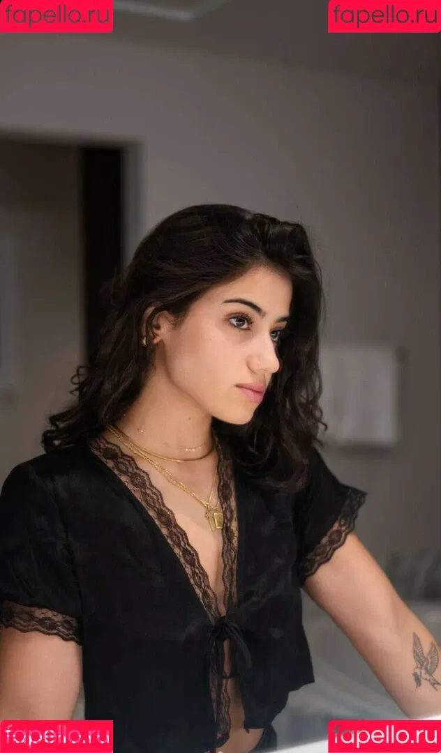 Sara Saffari / sara_saffari / sarasaffari__ Onlyfans Photo Gallery 