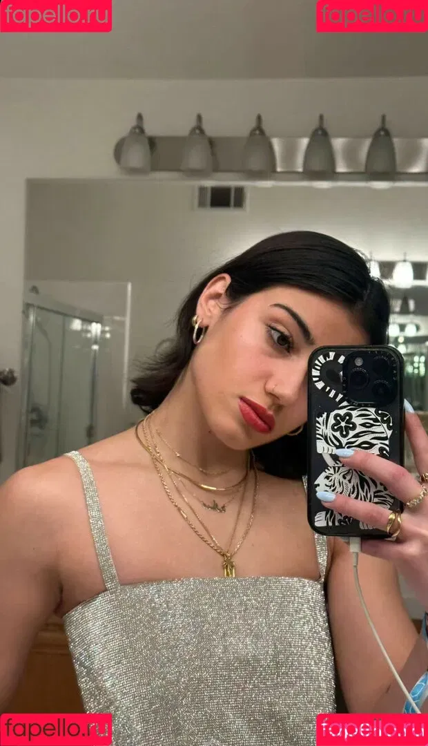 Sara Saffari / sara_saffari / sarasaffari__ Onlyfans Photo Gallery 