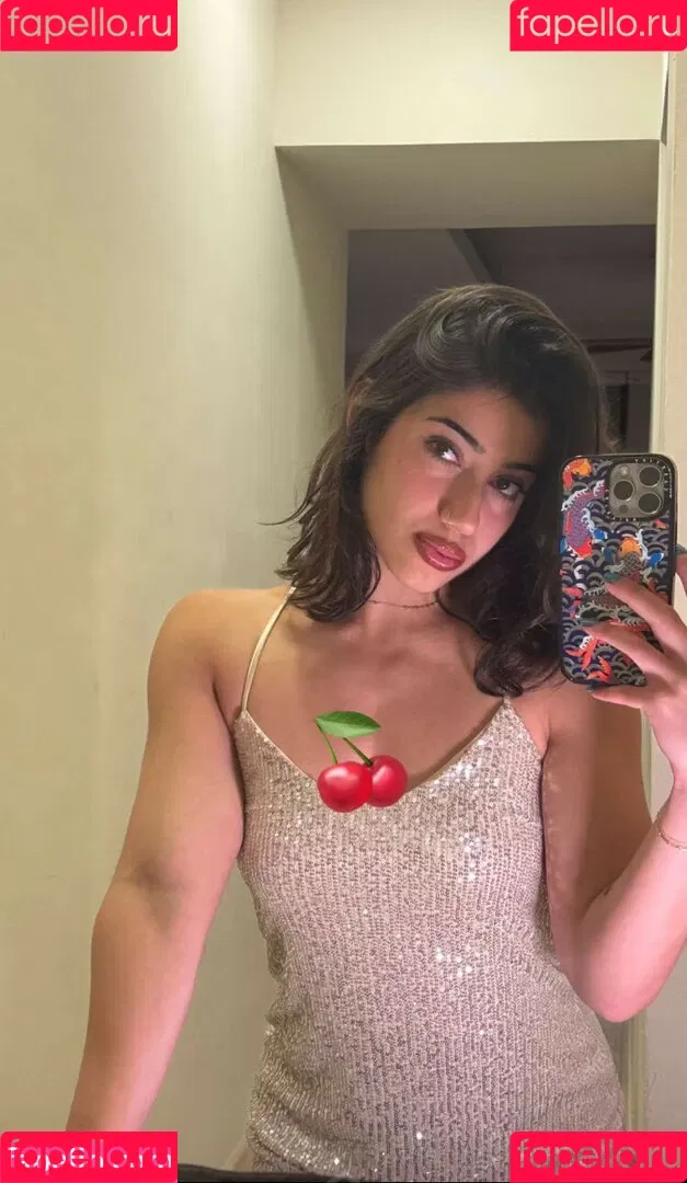 Sara Saffari / sara_saffari / sarasaffari__ Onlyfans Photo Gallery 