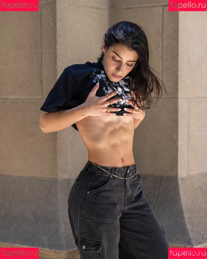 Sara Saffari / sara_saffari / sarasaffari__ Onlyfans Photo Gallery 