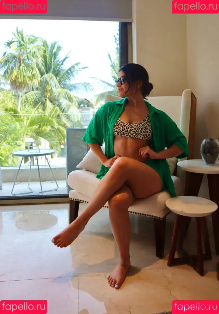 Sara Saffari / sara_saffari / sarasaffari__ Onlyfans Photo Gallery 
