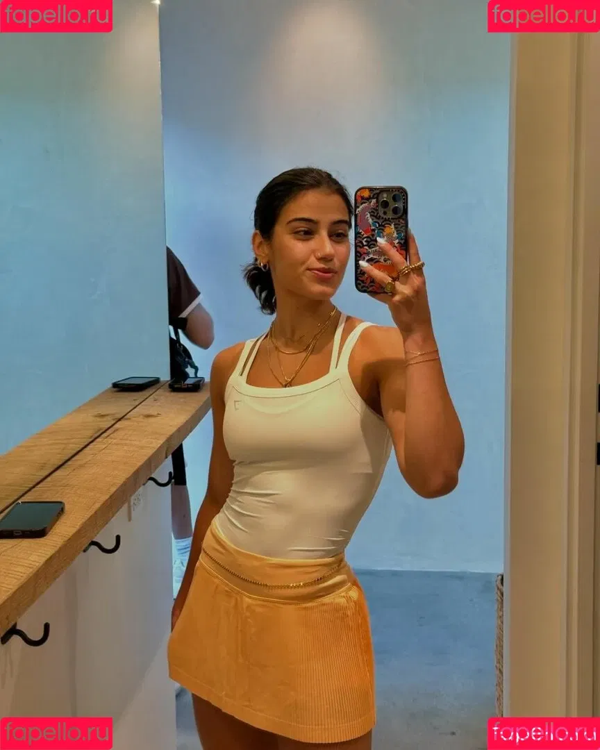 Sara Saffari / sara_saffari / sarasaffari__ Onlyfans Photo Gallery 