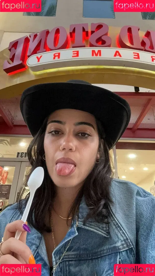 Sara Saffari / sara_saffari / sarasaffari__ Onlyfans Photo Gallery 