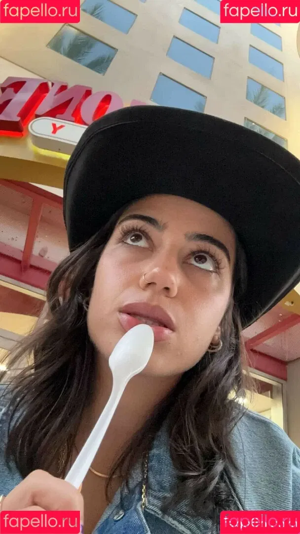 Sara Saffari / sara_saffari / sarasaffari__ Onlyfans Photo Gallery 