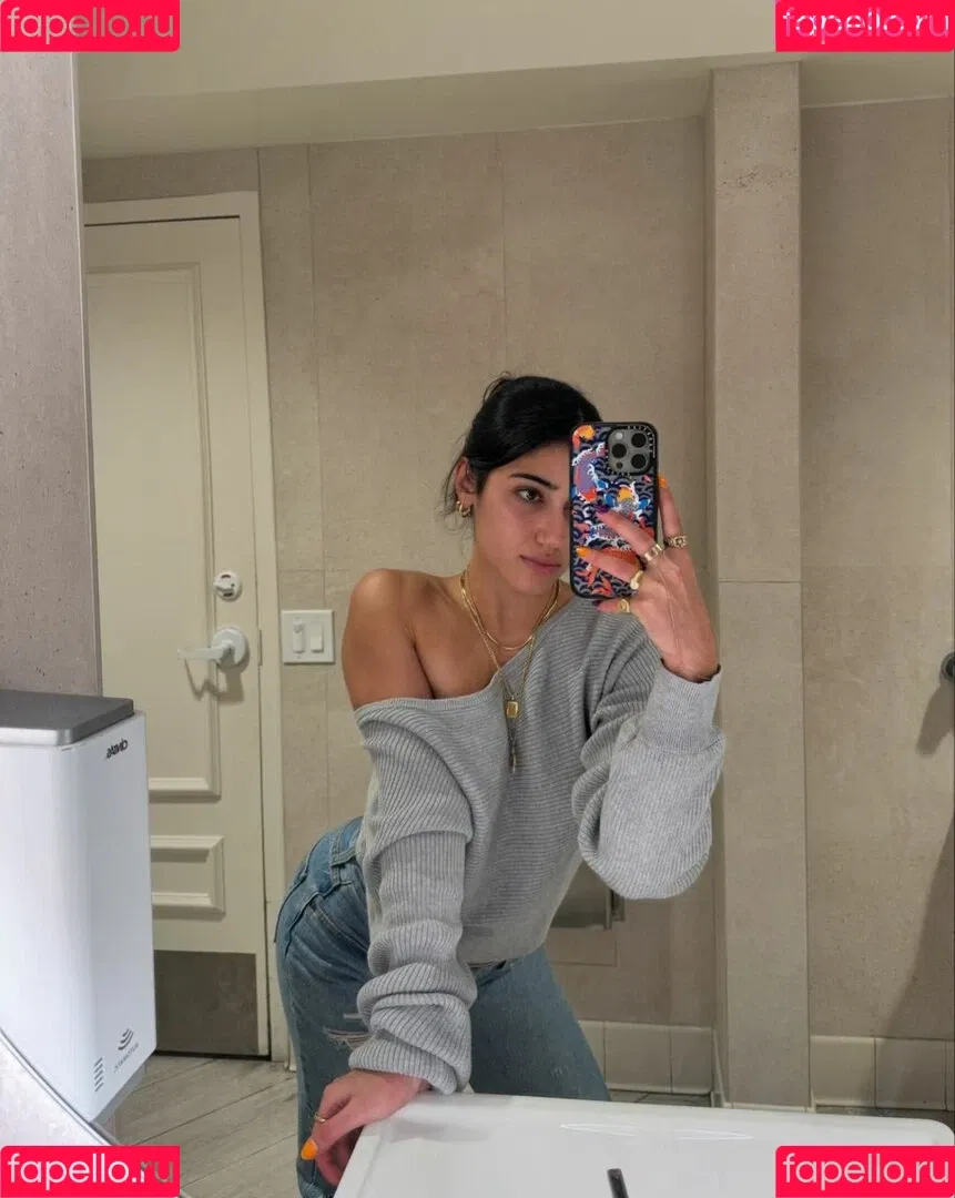Sara Saffari / sara_saffari / sarasaffari__ Onlyfans Photo Gallery 