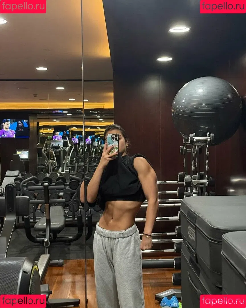 Sara Saffari / sara_saffari / sarasaffari__ Onlyfans Photo Gallery 