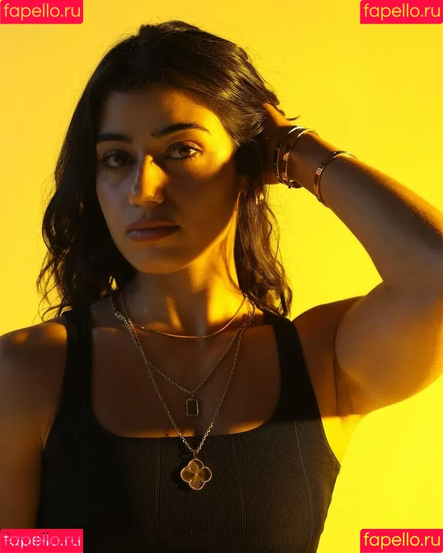 Sara Saffari / sara_saffari / sarasaffari__ Onlyfans Photo Gallery 