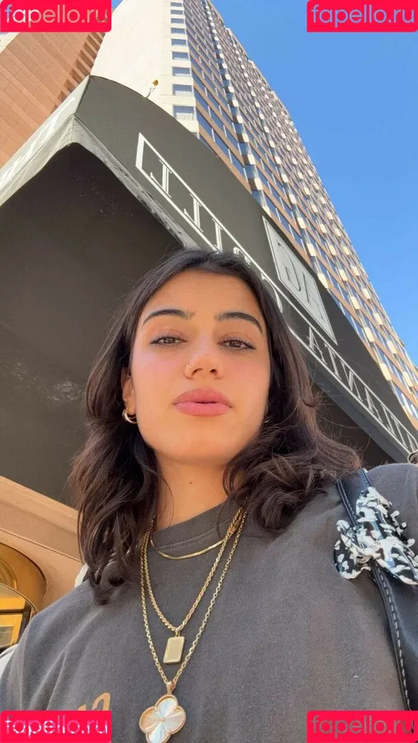 Sara Saffari / sara_saffari / sarasaffari__ Onlyfans Photo Gallery 