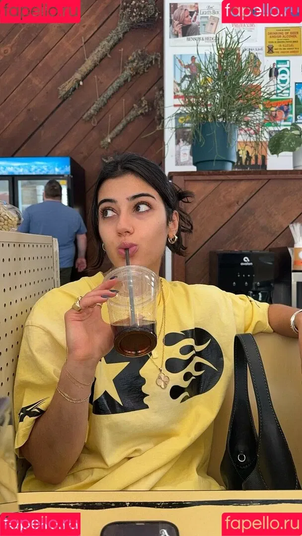 Sara Saffari / sara_saffari / sarasaffari__ Onlyfans Photo Gallery 