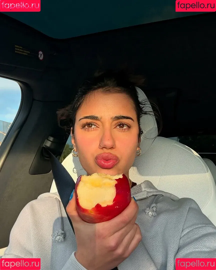 Sara Saffari / sara_saffari / sarasaffari__ Onlyfans Photo Gallery 