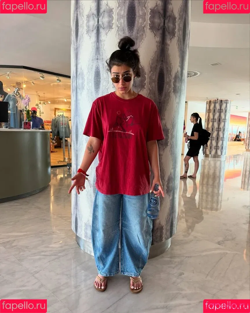 Sara Saffari / sara_saffari / sarasaffari__ Onlyfans Photo Gallery 