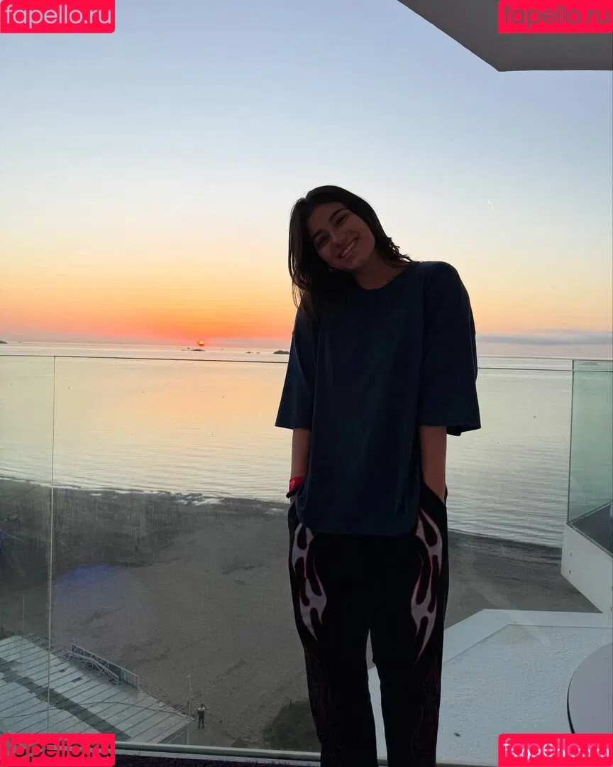Sara Saffari / sara_saffari / sarasaffari__ Onlyfans Photo Gallery 
