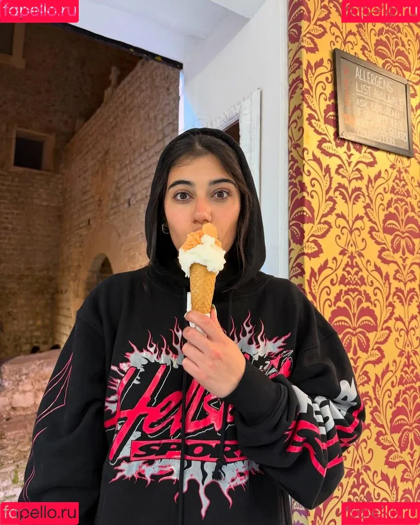 Sara Saffari / sara_saffari / sarasaffari__ Onlyfans Photo Gallery 