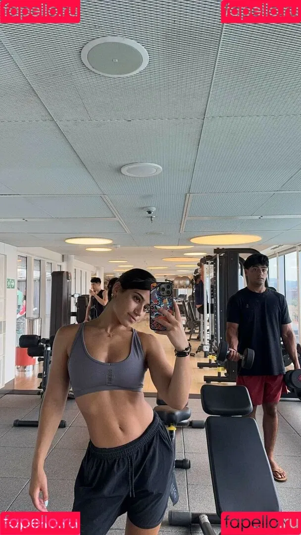 Sara Saffari / sara_saffari / sarasaffari__ Onlyfans Photo Gallery 