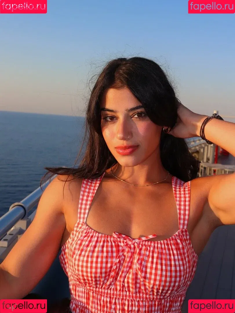 Sara Saffari / sara_saffari / sarasaffari__ Onlyfans Photo Gallery 