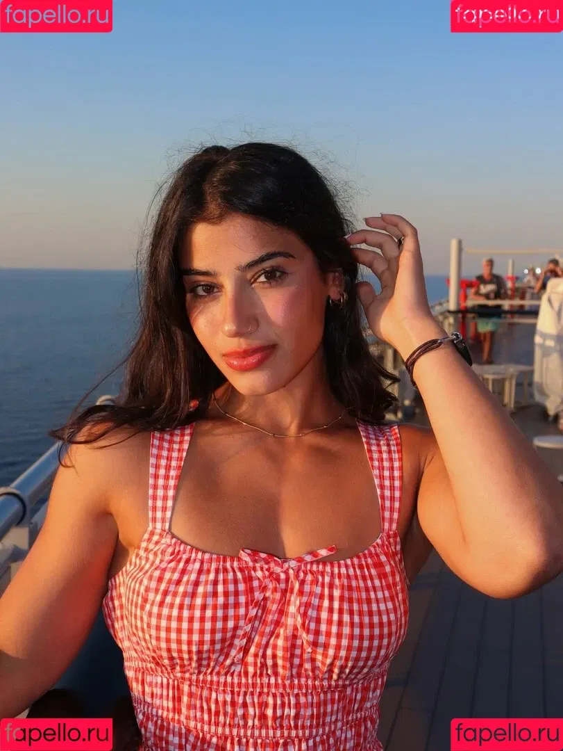 Sara Saffari / sara_saffari / sarasaffari__ Onlyfans Photo Gallery 