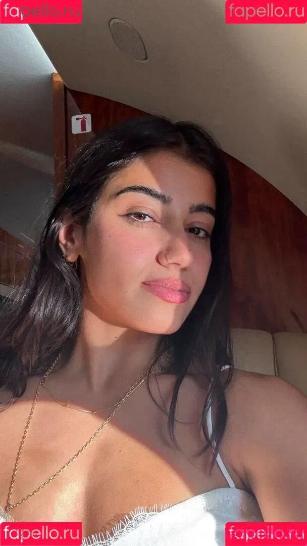 Sara Saffari / sara_saffari / sarasaffari__ Onlyfans Photo Gallery 