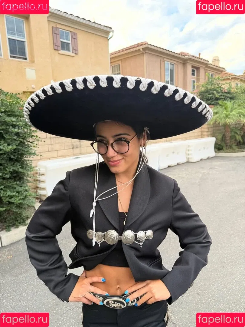 Sara Saffari / sara_saffari / sarasaffari__ Onlyfans Photo Gallery 