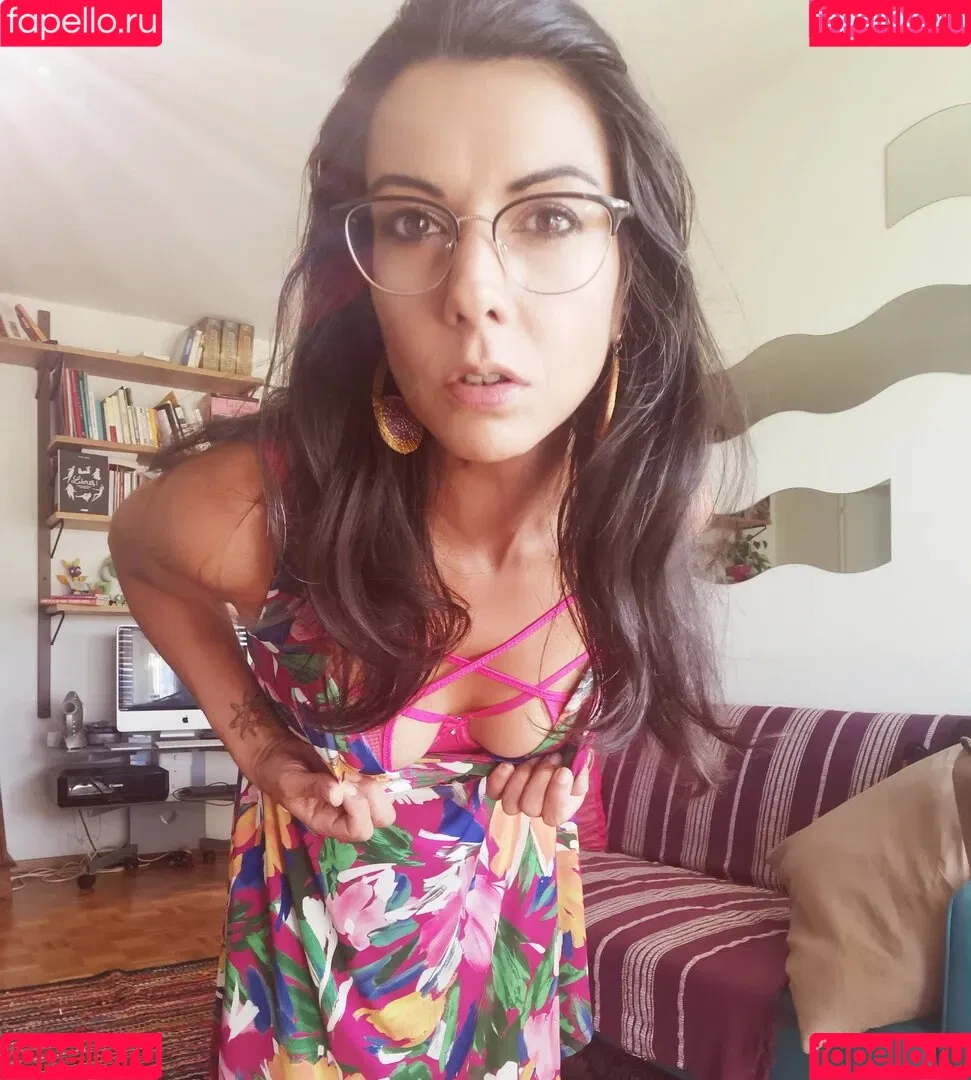 LCharmelle / Lou Charmelle / loucharmelle / loucharmelle.official Onlyfans Photo Gallery 