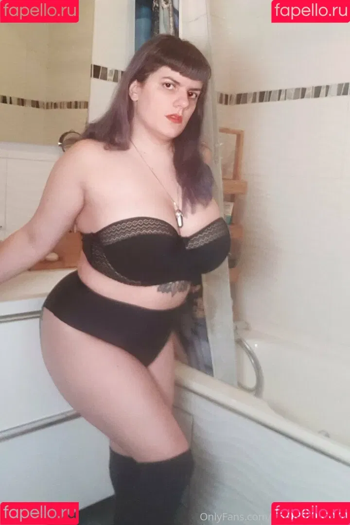 madame_cherie / madmoisellecherie Onlyfans Photo Gallery 