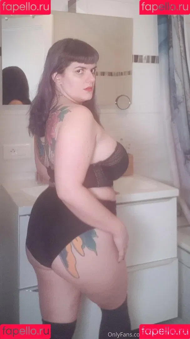 madame_cherie / madmoisellecherie Onlyfans Photo Gallery 