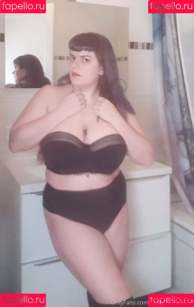 madame_cherie / madmoisellecherie Onlyfans Photo Gallery 