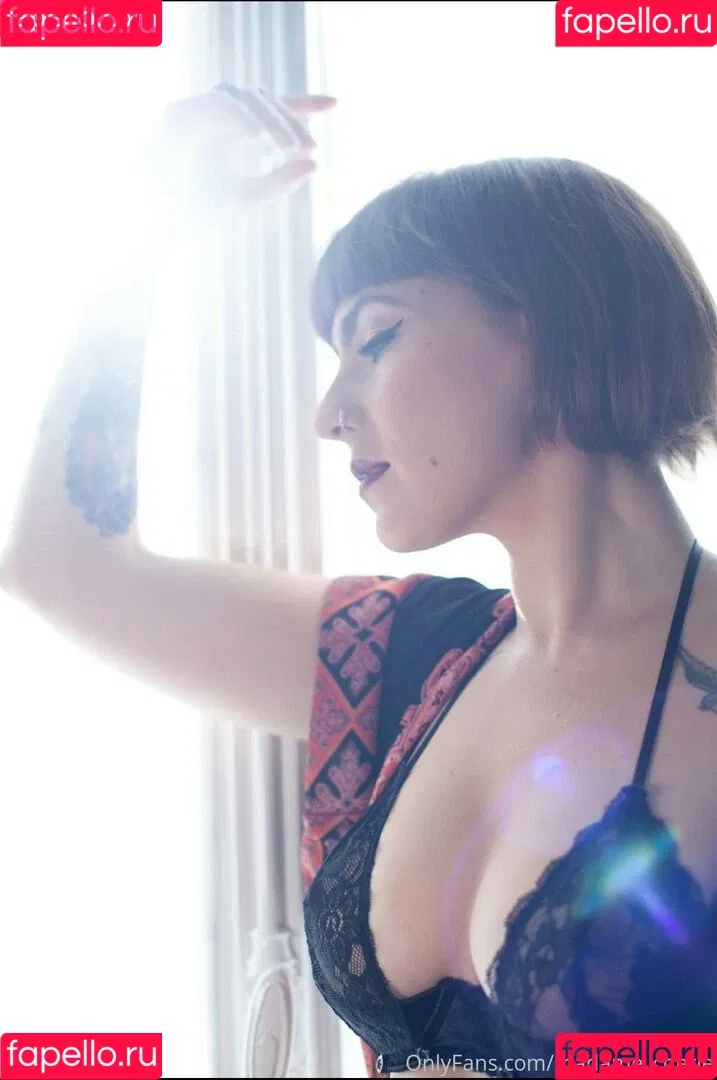 madame_cherie / madmoisellecherie Onlyfans Photo Gallery 