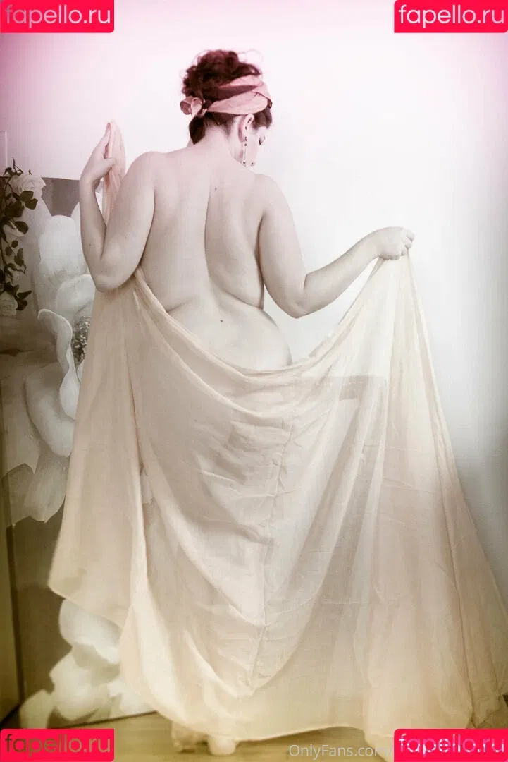 madame_cherie / madmoisellecherie Onlyfans Photo Gallery 