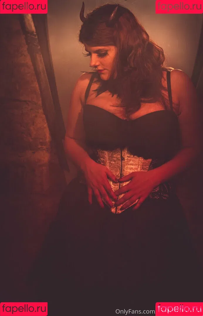 madame_cherie / madmoisellecherie Onlyfans Photo Gallery 