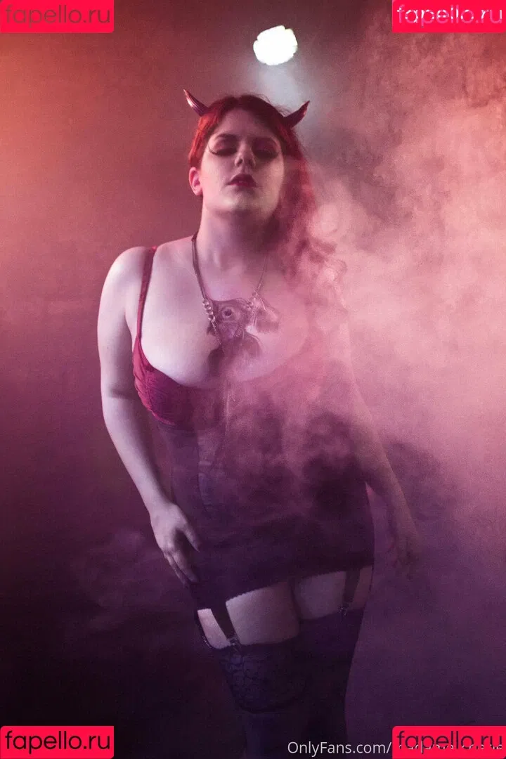 madame_cherie / madmoisellecherie Onlyfans Photo Gallery 