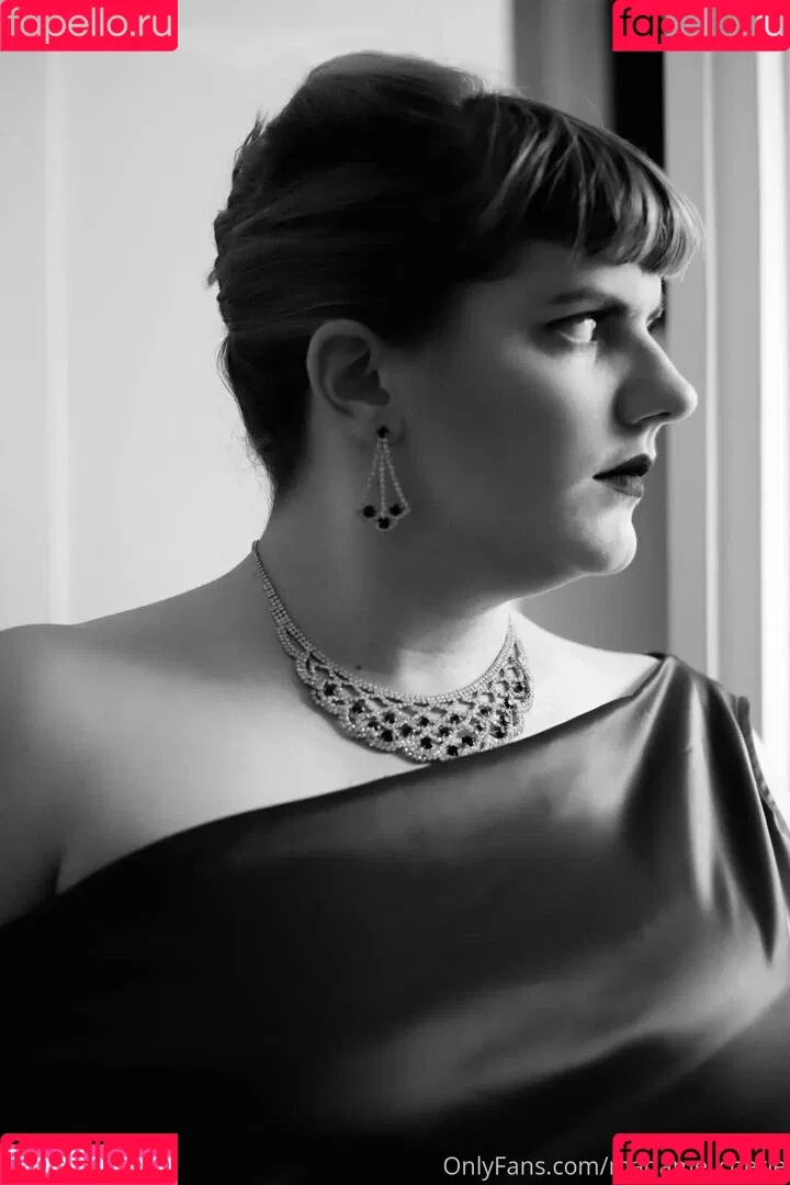 madame_cherie / madmoisellecherie Onlyfans Photo Gallery 