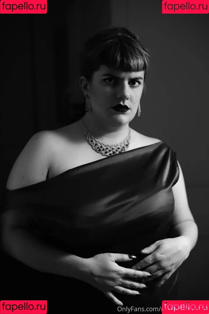 madame_cherie / madmoisellecherie Onlyfans Photo Gallery 