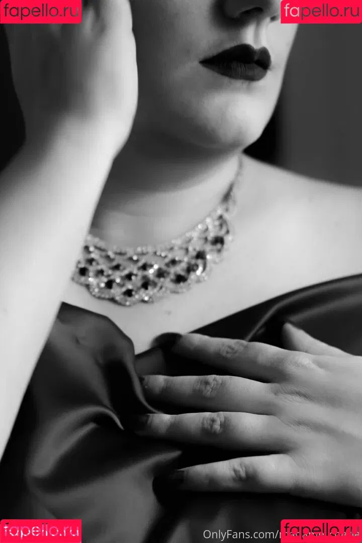 madame_cherie / madmoisellecherie Onlyfans Photo Gallery 