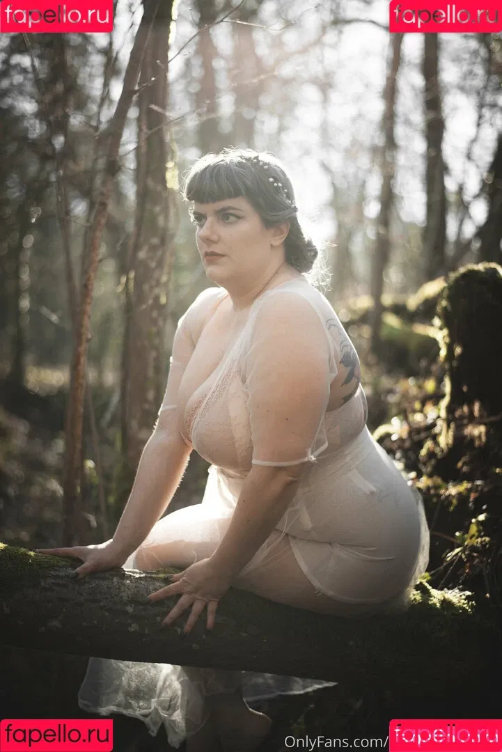 madame_cherie / madmoisellecherie Onlyfans Photo Gallery 