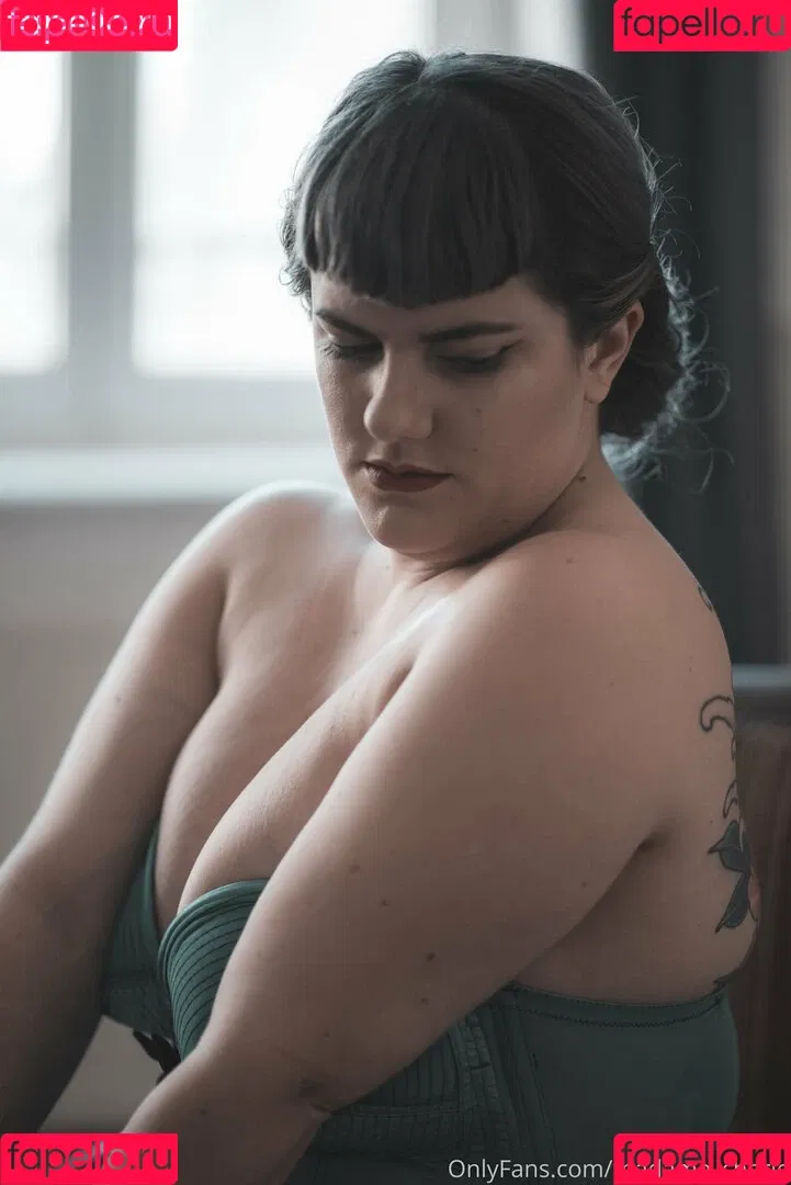 madame_cherie / madmoisellecherie Onlyfans Photo Gallery 