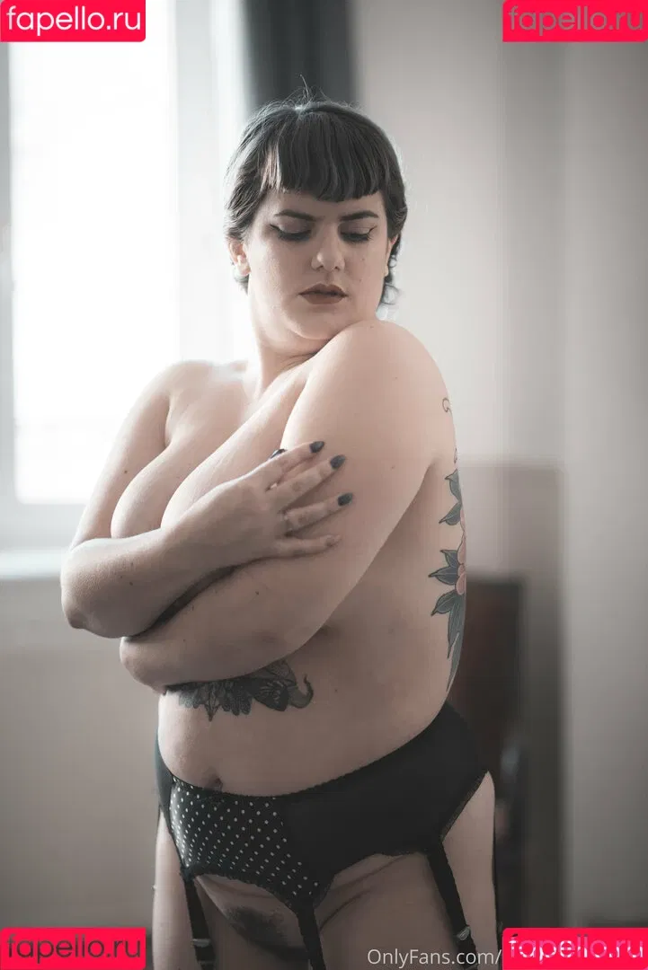 madame_cherie / madmoisellecherie Onlyfans Photo Gallery 