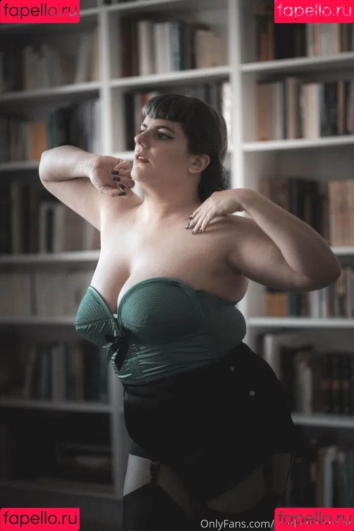 madame_cherie / madmoisellecherie Onlyfans Photo Gallery 