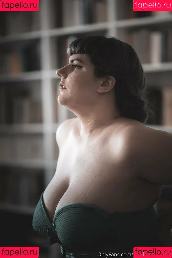madame_cherie / madmoisellecherie Onlyfans Photo Gallery 