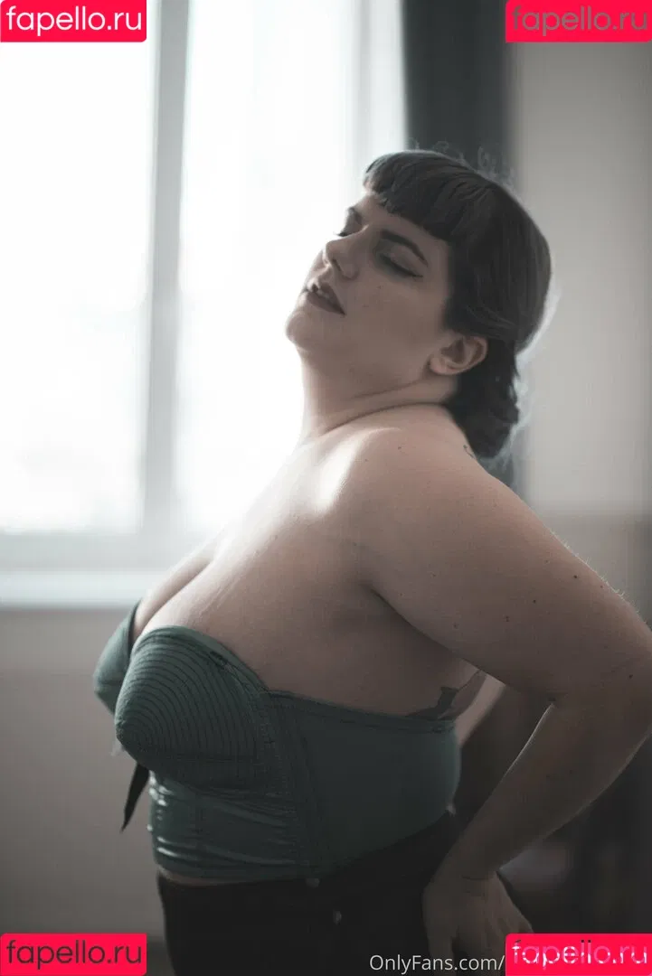 madame_cherie / madmoisellecherie Onlyfans Photo Gallery 