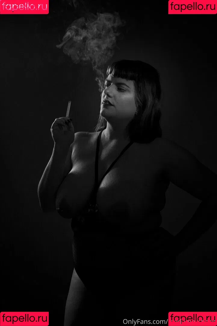 madame_cherie / madmoisellecherie Onlyfans Photo Gallery 