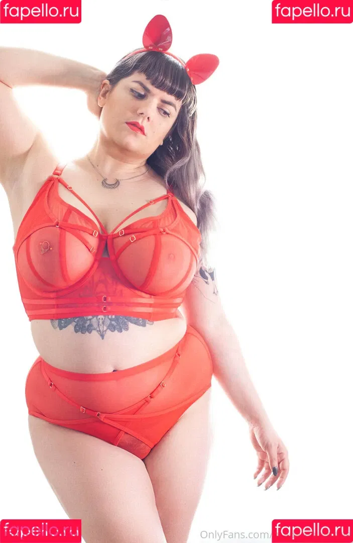 madame_cherie / madmoisellecherie Onlyfans Photo Gallery 