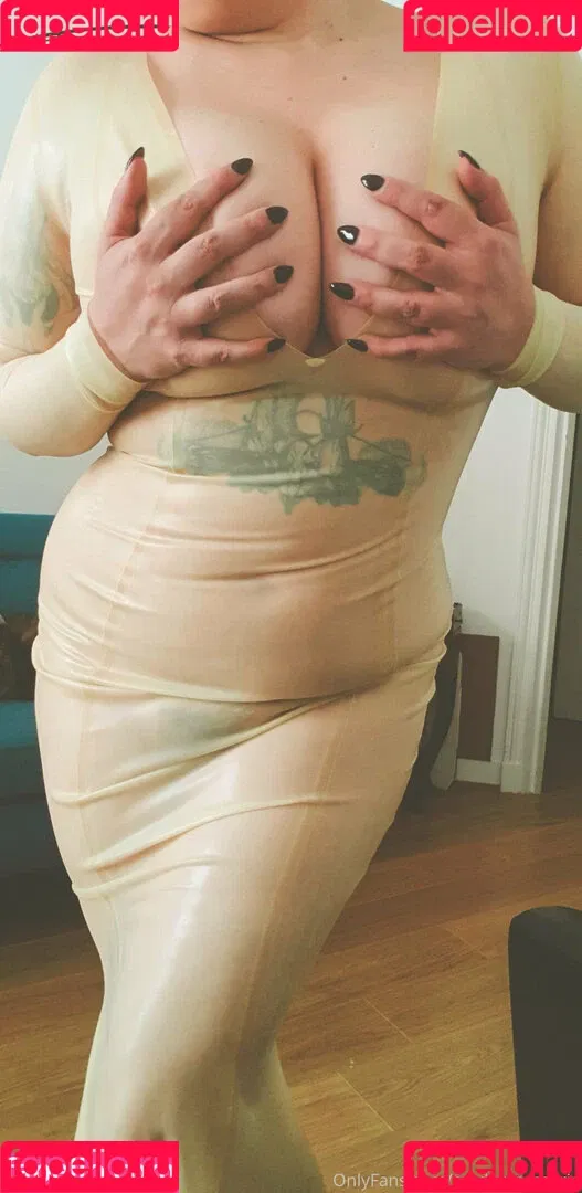madame_cherie / madmoisellecherie Onlyfans Photo Gallery 