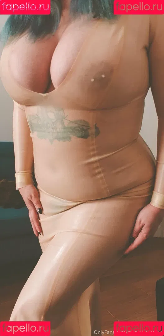 madame_cherie / madmoisellecherie Onlyfans Photo Gallery 