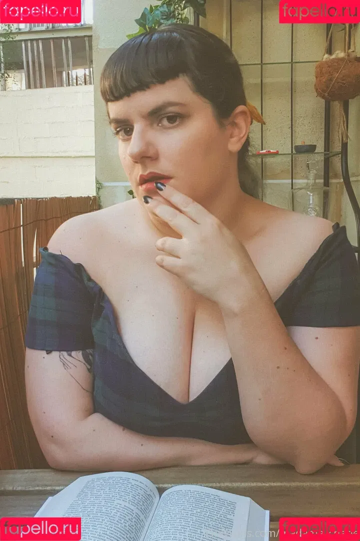 madame_cherie / madmoisellecherie Onlyfans Photo Gallery 