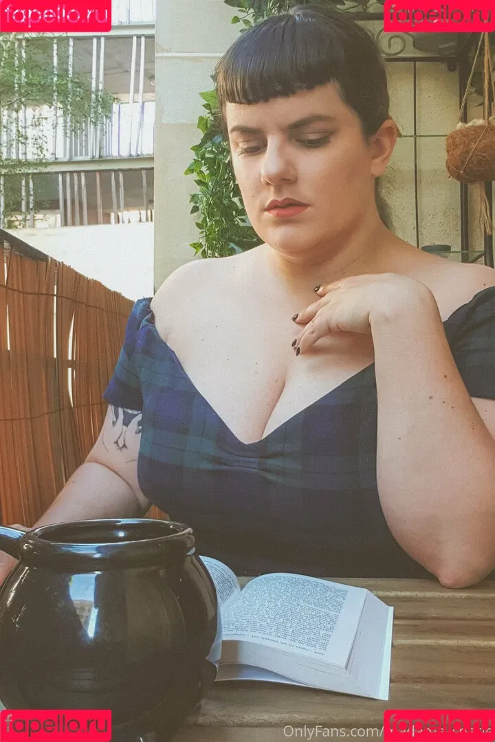 madame_cherie / madmoisellecherie Onlyfans Photo Gallery 