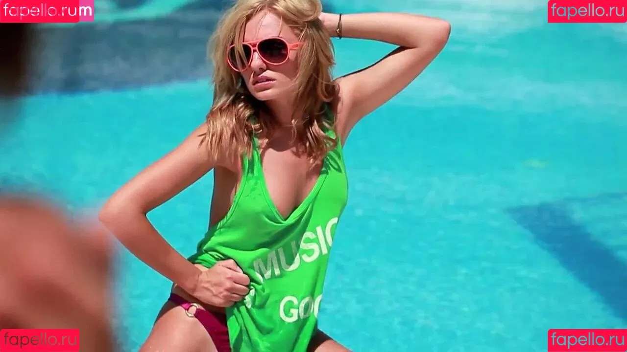 Alexandra Stan / alexandrastan Onlyfans Photo Gallery 