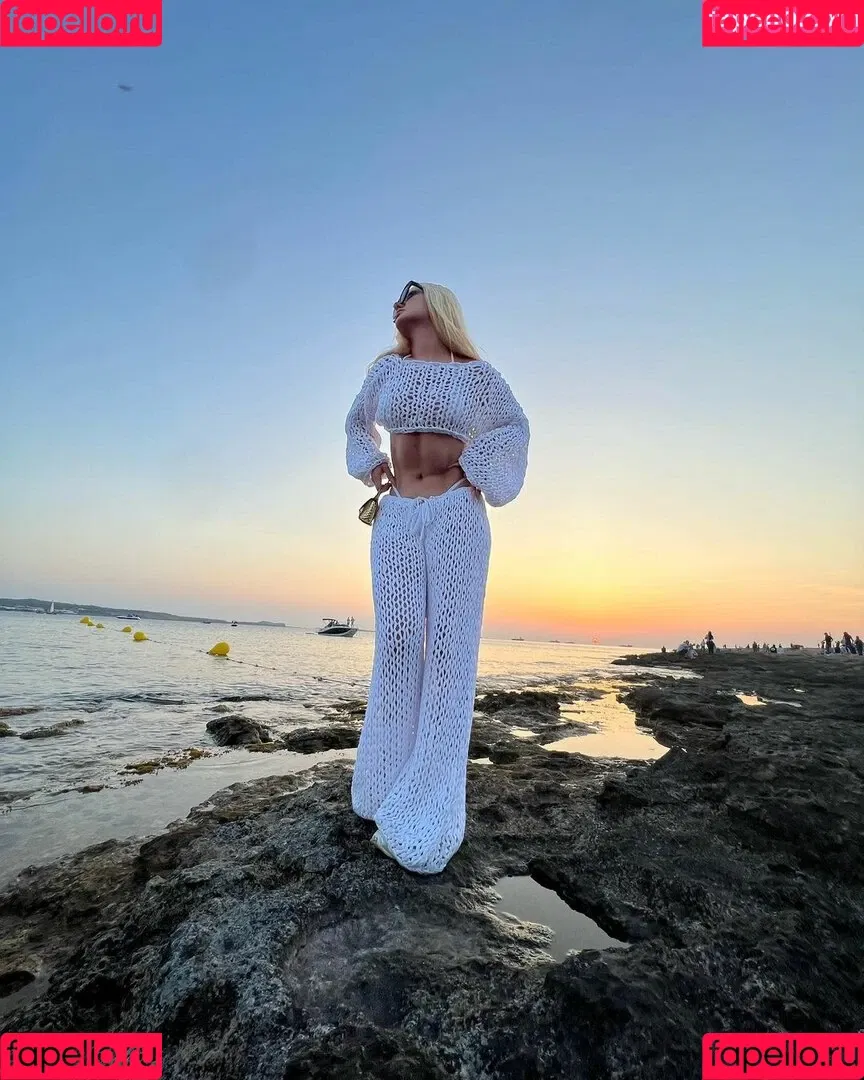 Alexandra Stan / alexandrastan Onlyfans Photo Gallery 
