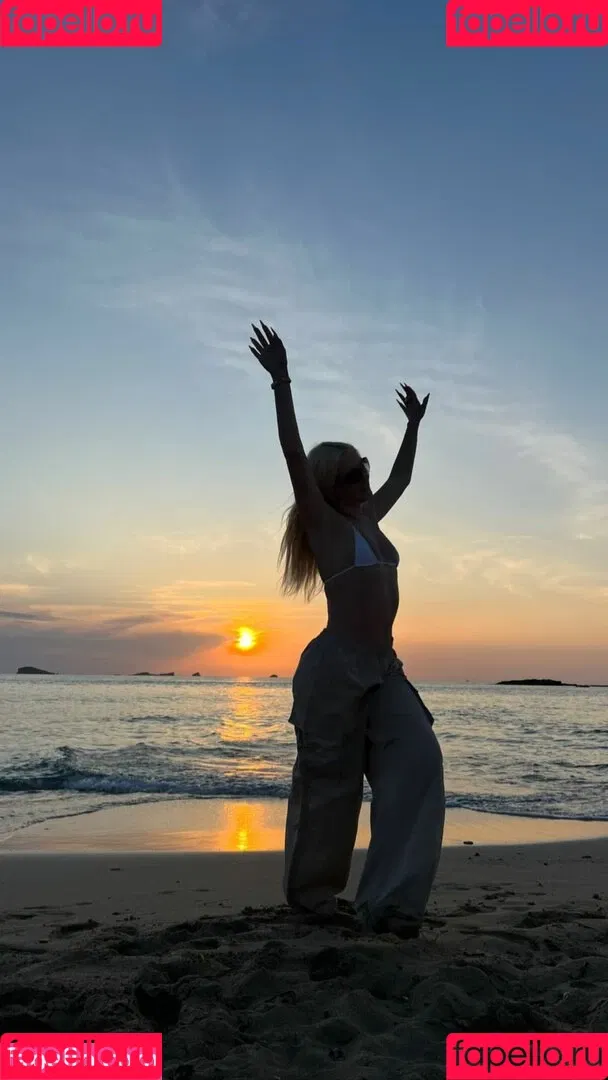 Alexandra Stan / alexandrastan Onlyfans Photo Gallery 