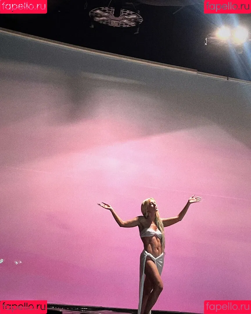 Alexandra Stan / alexandrastan Onlyfans Photo Gallery 
