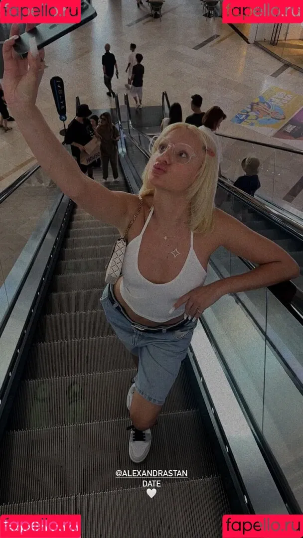 Alexandra Stan / alexandrastan Onlyfans Photo Gallery 